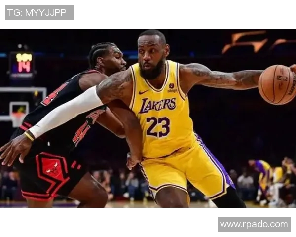 1990年公牛与湖人对决回顾：经典比赛的传奇瞬间与篮球历史的交汇